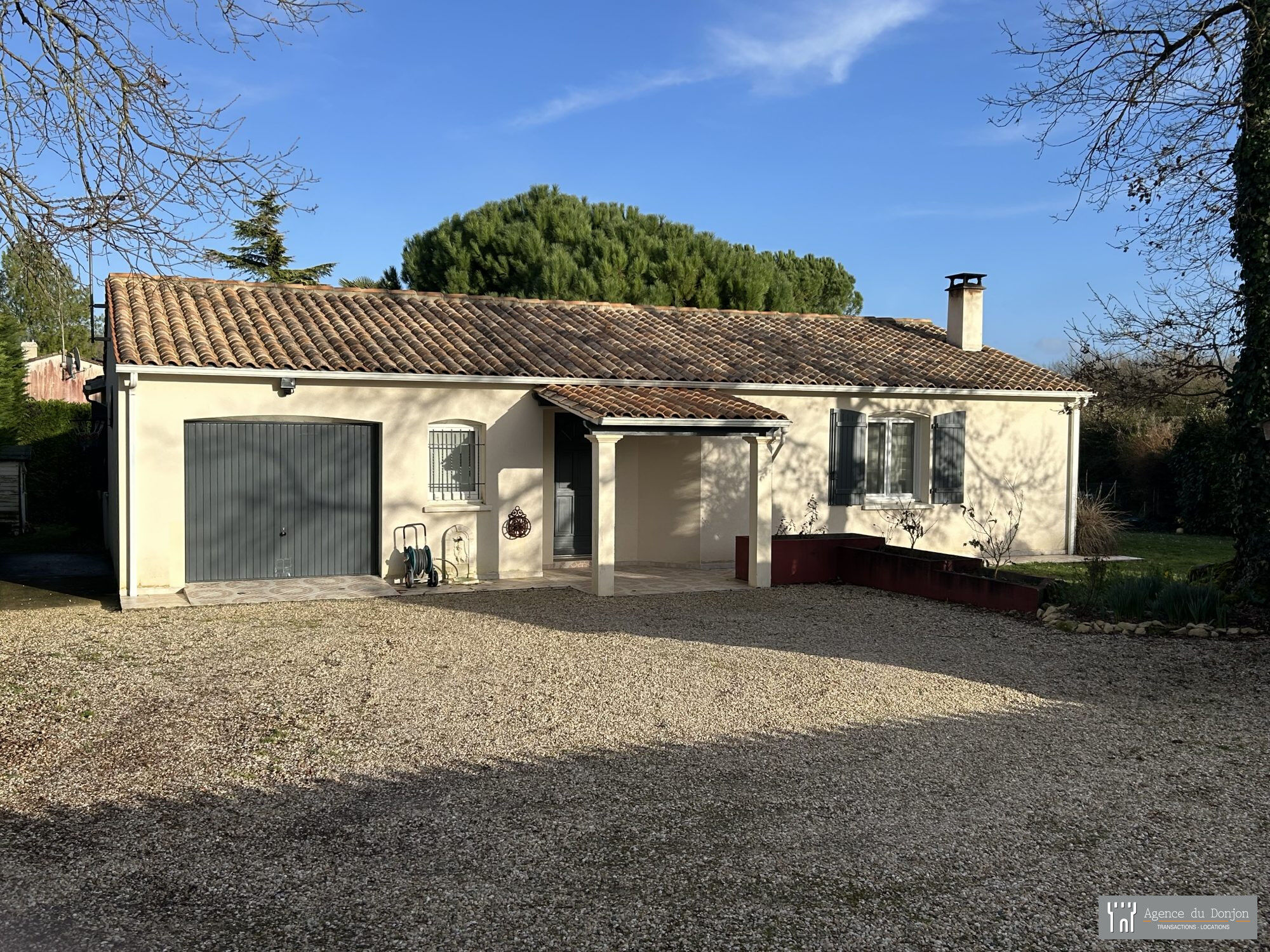Villa / Maison  T5 à vendre Avy 17800