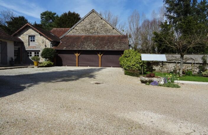 SECTEUR SAINT HILAIRE LES PLACES PROCHE DE NEXON EN HAUTE VIENNE MAGNIFIQUE MANOIR DU 17EME DE 280 M² HABITABLES SUR 17862 M² DE TERRAIN AVEC UN ETANG DE 6000 M² ET PISCINE — photo 4