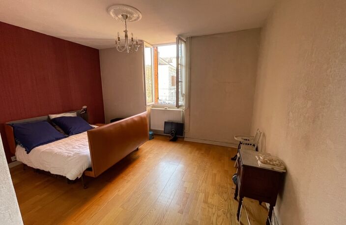 IMMEUBLE DE RAPPORT 240 M2 — photo 2