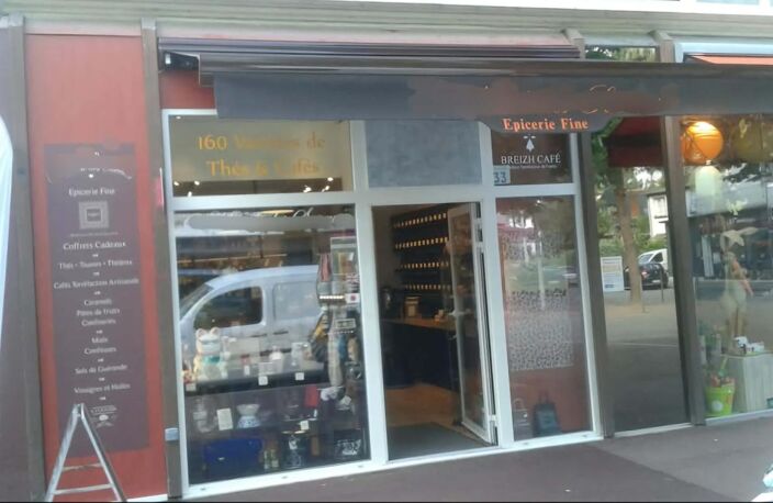 À VENDRE – ÉPICERIE FINE SPÉCIALISÉE – EMPLACEMENT N°1 – LA BAULE LES PINS - Fonds de commerce — photo 2