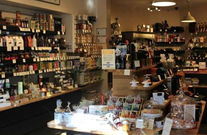 À VENDRE – ÉPICERIE FINE SPÉCIALISÉE – EMPLACEMENT N°1 – LA BAULE LES PINS - Fonds de commerce — photo 3