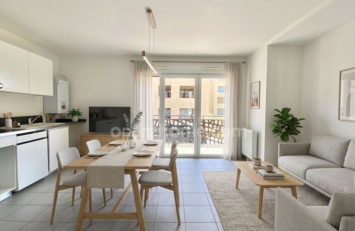 Appartement T3 ultra lumineux avec balcon - Garage fermé - Place de stationnement privative — photo 2