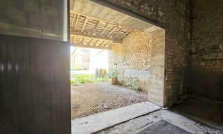 Bureau 2 Pièces 138 m² à vendre à Roullet-Saint-Estèphe (16440)