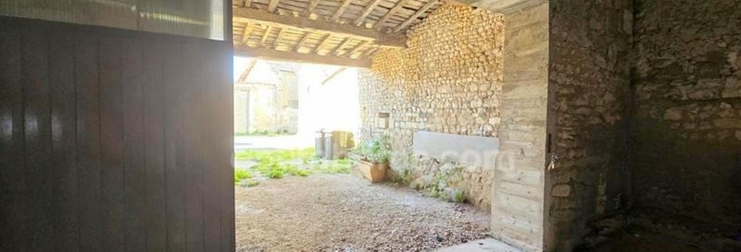 Bureau 2 Pièces 138 m² à vendre à Roullet-Saint-Estèphe (16440)