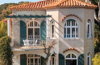 VENTE - CASSIS - MAISON 1930 AVEC DEPENDANCE ET PISCINE- VUE MER — photo du bien