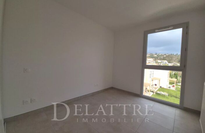 OPIO – Dernier étage – 3 pièces  avec terrasse et vue dégagée — photo 3