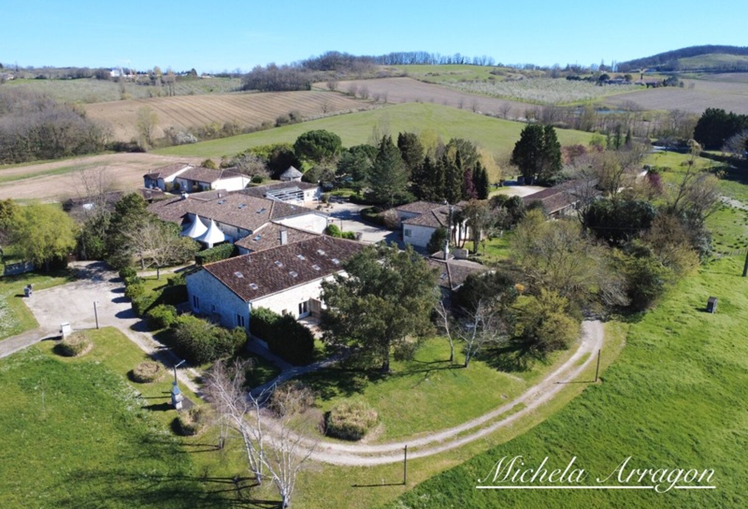 Domaine touristique / village vacances à vendre – 25 gîtes indépendants – restaurant – piscine – spa – 12 ha – Dordogne Lot – investissement hôtelier (47) — photo 1