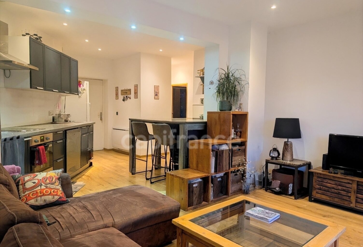 Appartement à vendre 3 pièces, cave et jardin 200m2 — photo 1