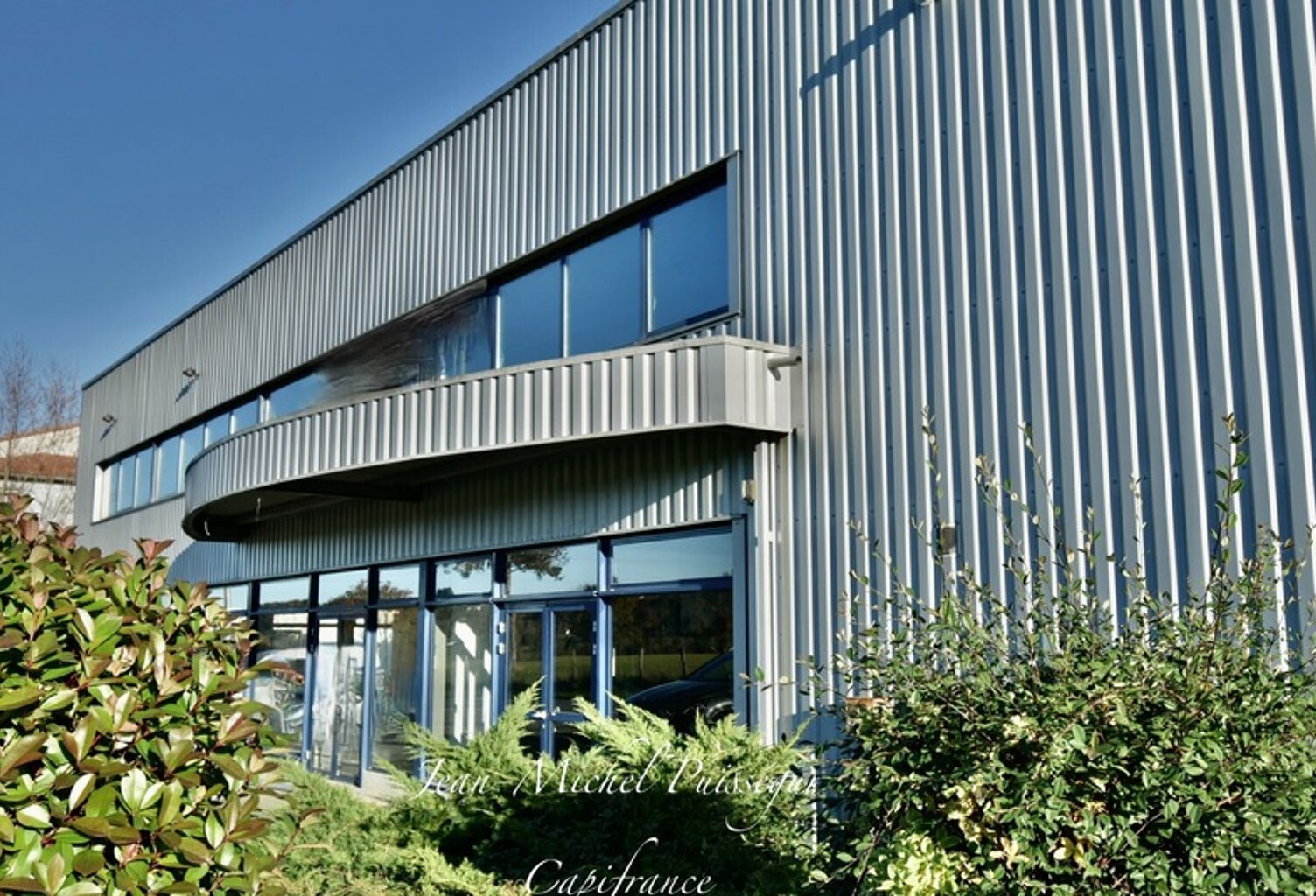 A louer à SAINT GAUDENS (31), Local Commercial et Industiel de 2400m2 Terrain de 3880m2 — photo 1