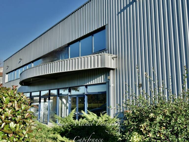 A louer à SAINT GAUDENS (31), Local Commercial et Industiel de 2400m2 Terrain de 3880m2 — photo 1