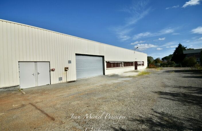 A louer à SAINT GAUDENS (31), Local Commercial et Industiel de 2400m2 Terrain de 3880m2 — photo 2
