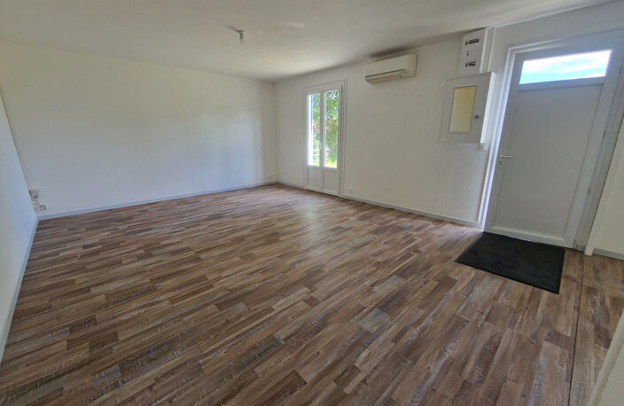 Maison à vendre 4 pièces MONTENDRE (17)- 77 m² habitables-Terrain 1 336 m² — photo 2