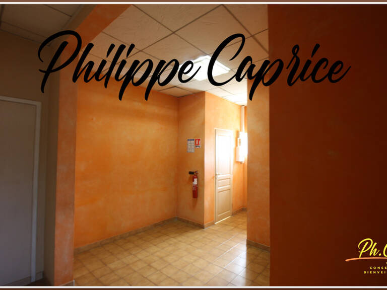 Local professionnel de 65m² à louer - DUCOS — photo 1