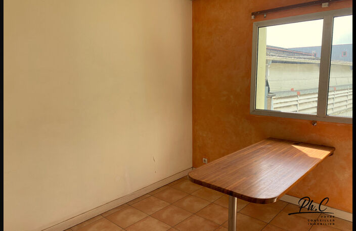 Local professionnel de 65m² à louer - DUCOS — photo 5