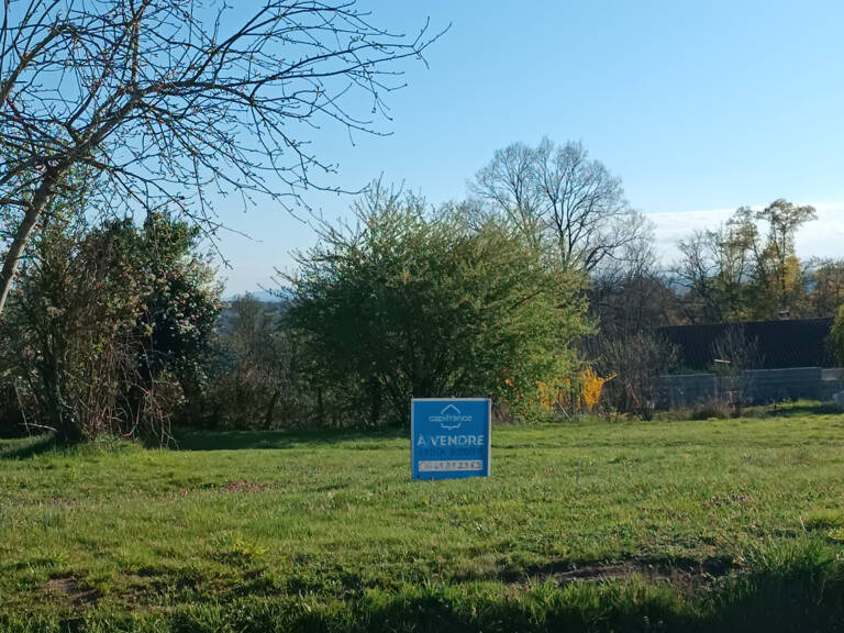 Terrain - 934 m2 - RARE sur PUY GUILLAUME (63290) — photo 1