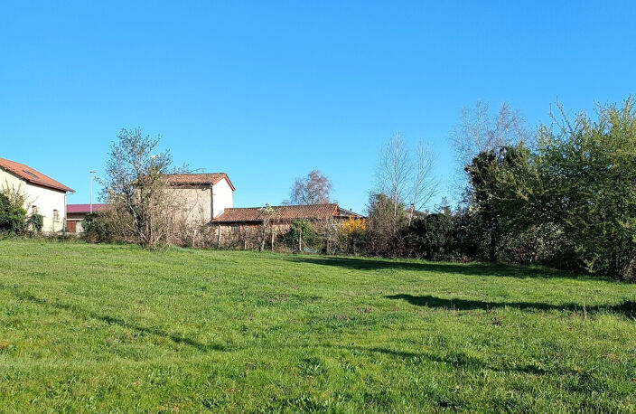 Terrain - 934 m2 - RARE sur PUY GUILLAUME (63290) — photo 2