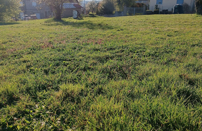 Terrain - 934 m2 - RARE sur PUY GUILLAUME (63290) — photo 3