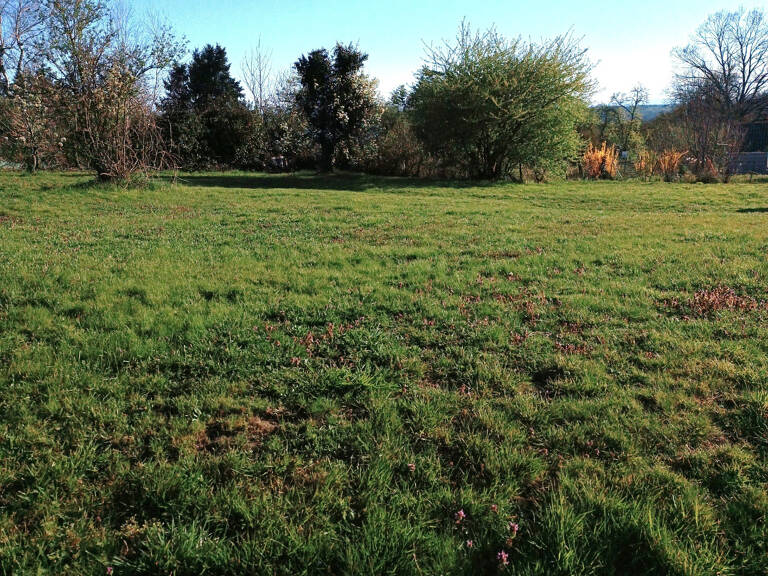 Terrain 934 m2 – 5 minutes du centre ville RARE à PUY GUILLAUME (63290) — photo 1