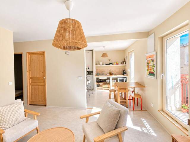 Appartement À Vendre - Superbe meublé au coeur du Quartier Haut — photo du bien