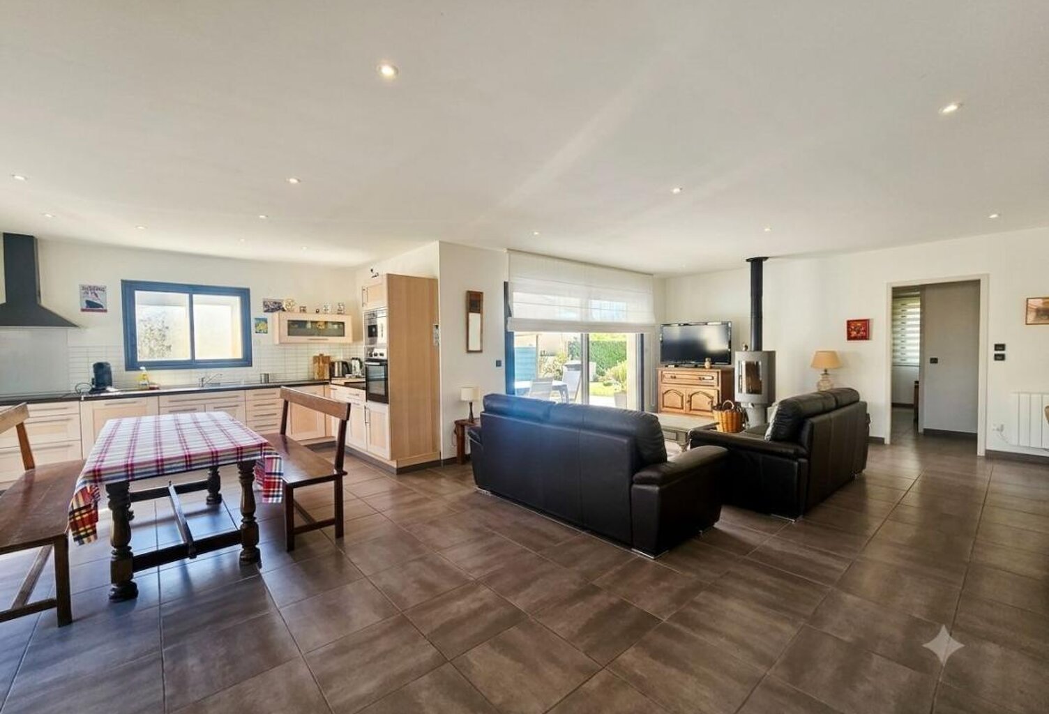 Maison de plain-pied avec garage - Balaruc-Le-Vieux - — photo 1