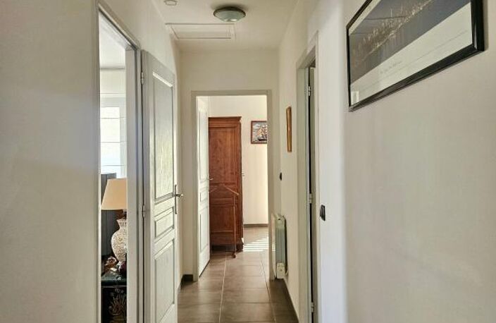 Maison de plain-pied avec garage - Balaruc-Le-Vieux - — photo 4