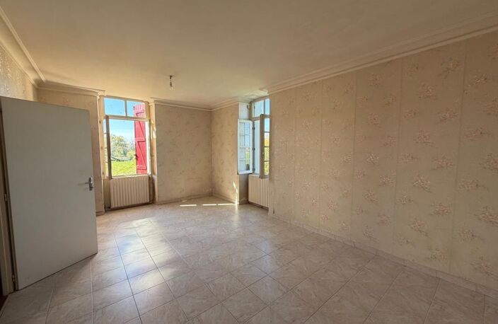Maison de 130 m² à rénover sur environ 2000 m² et combles aménageables — photo 3