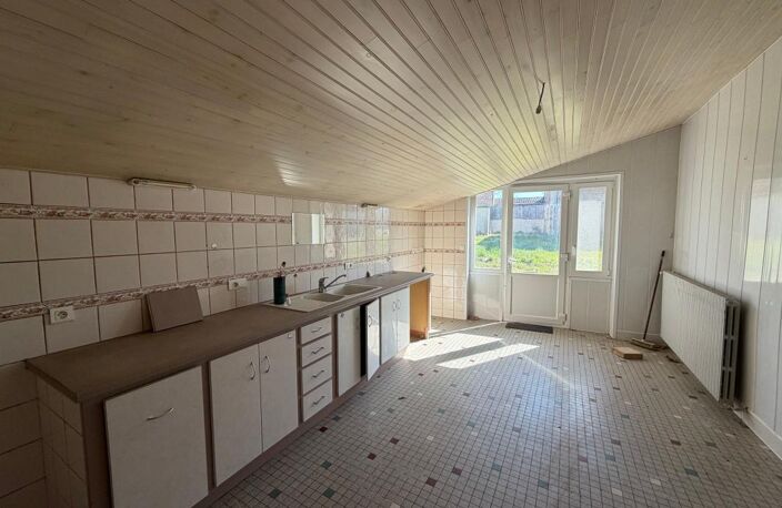 Maison de 130 m² à rénover sur environ 2000 m² et combles aménageables — photo 4