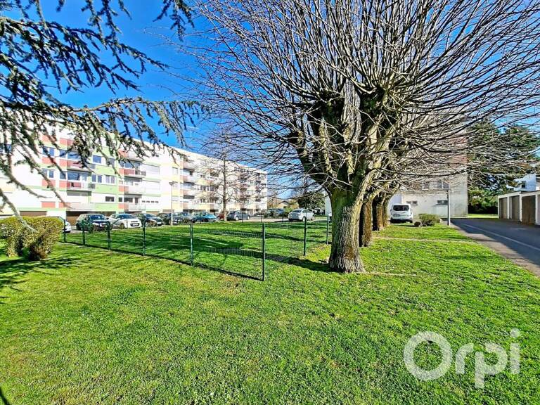 Appartement Traversant avec Grand Séjour lumineux avec balcon et Garage – Vandœuvre-lès-Nancy — photo 1