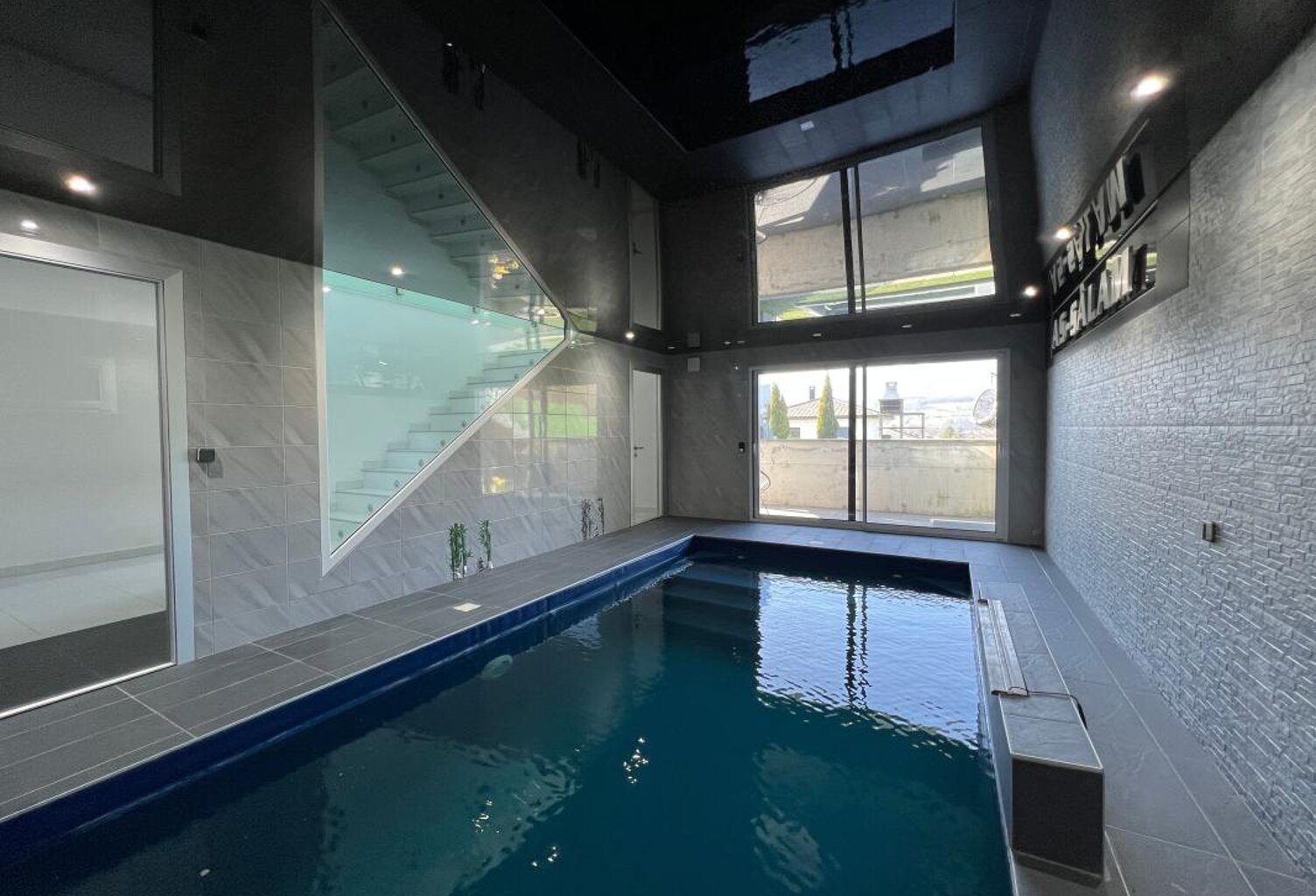 MAISON D’ARCHITECTE – 260 M², PISCINE INTÉRIEURE ET 5 CHAMBRES AUX PORTES D’ANNECY — photo 1