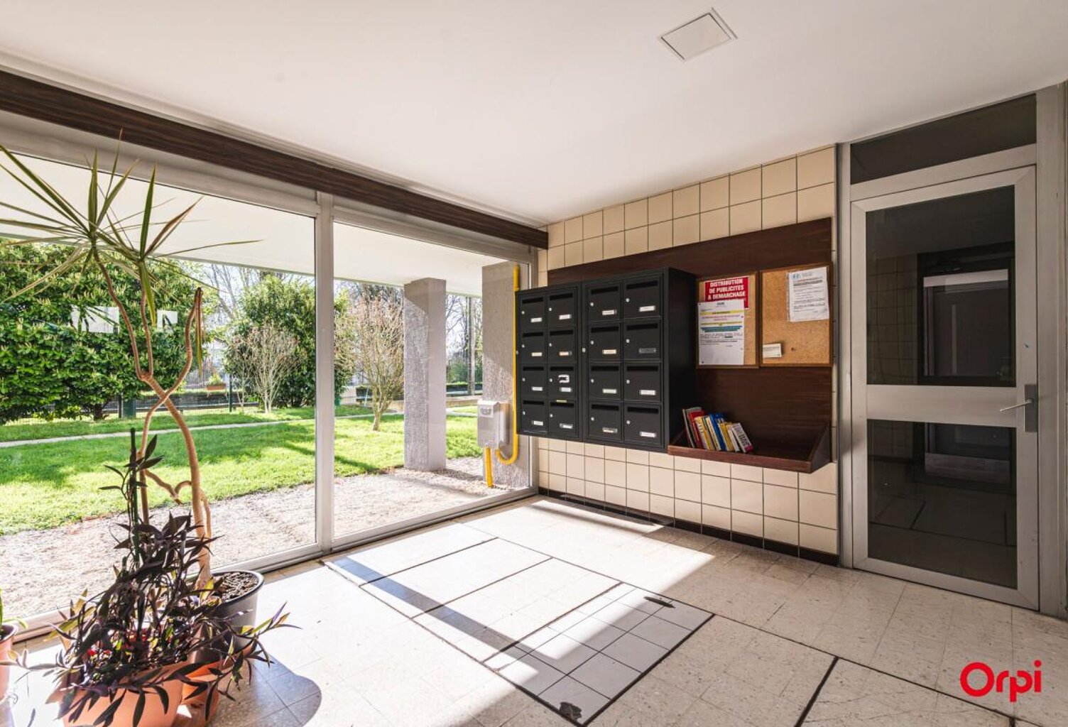 Appartement À Vendre — photo 1