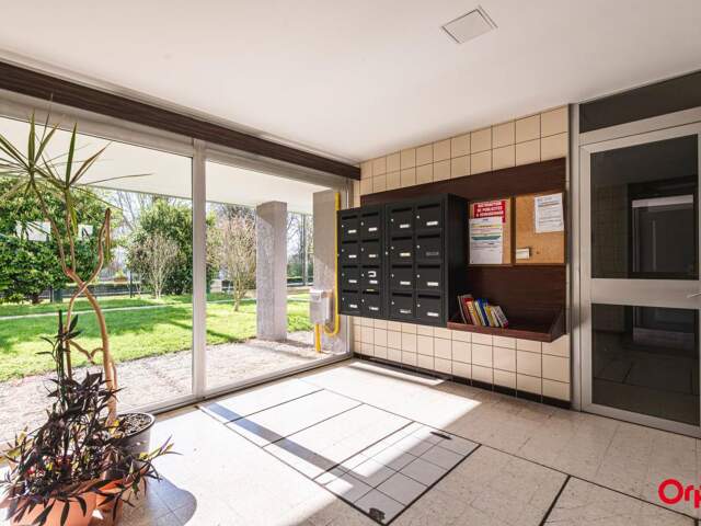 Appartement À Vendre — photo du bien