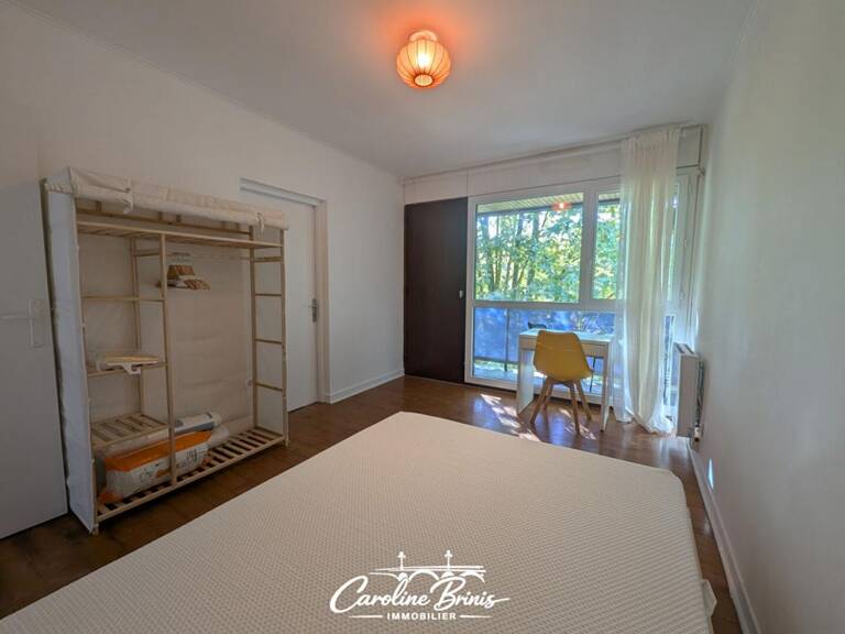 Appartement traversant et lumineux - Bordeaux St Croix- gare St Jean- Ascenseur - T3 de 72m² — photo 1