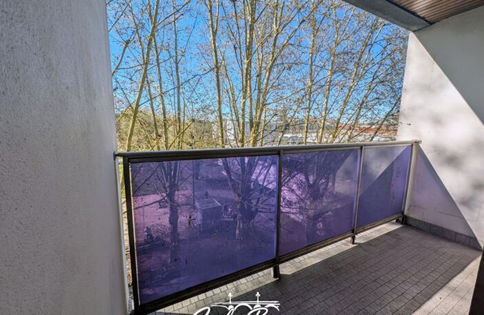Appartement traversant et lumineux - Bordeaux St Croix- gare St Jean- Ascenseur - T3 de 72m² — photo 3