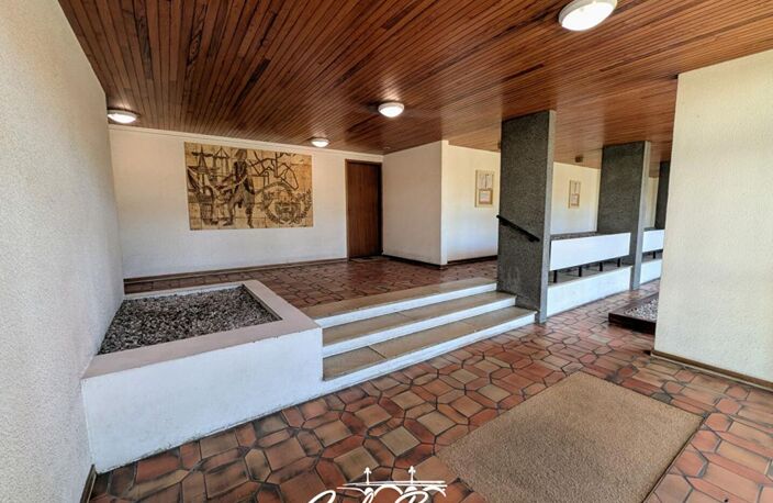 Appartement traversant et lumineux - Bordeaux St Croix- gare St Jean- Ascenseur - T3 de 72m² — photo 4
