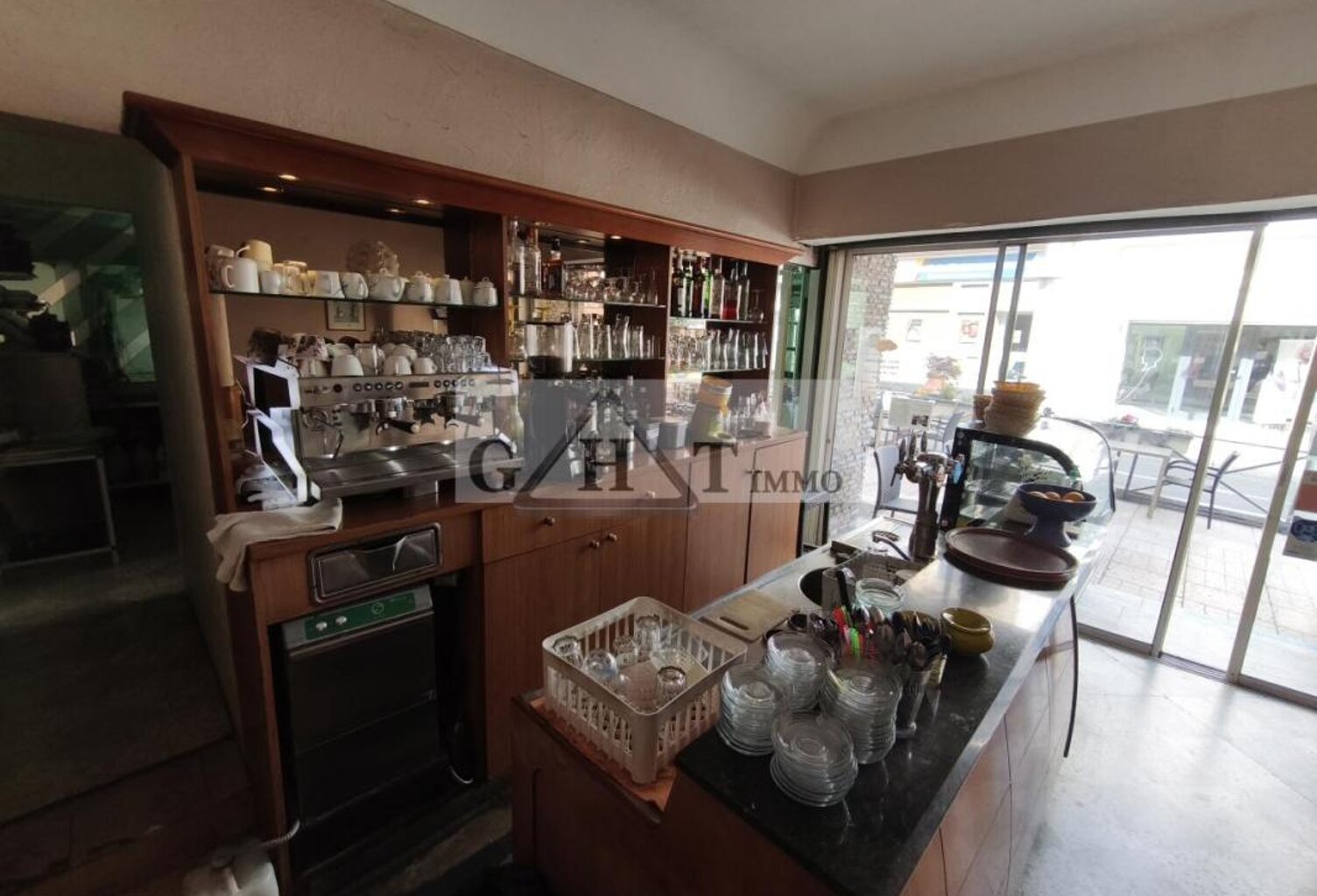 A VENDRE FOND DE COMMERCE RESTAURANT AXE PASSANT — photo 1