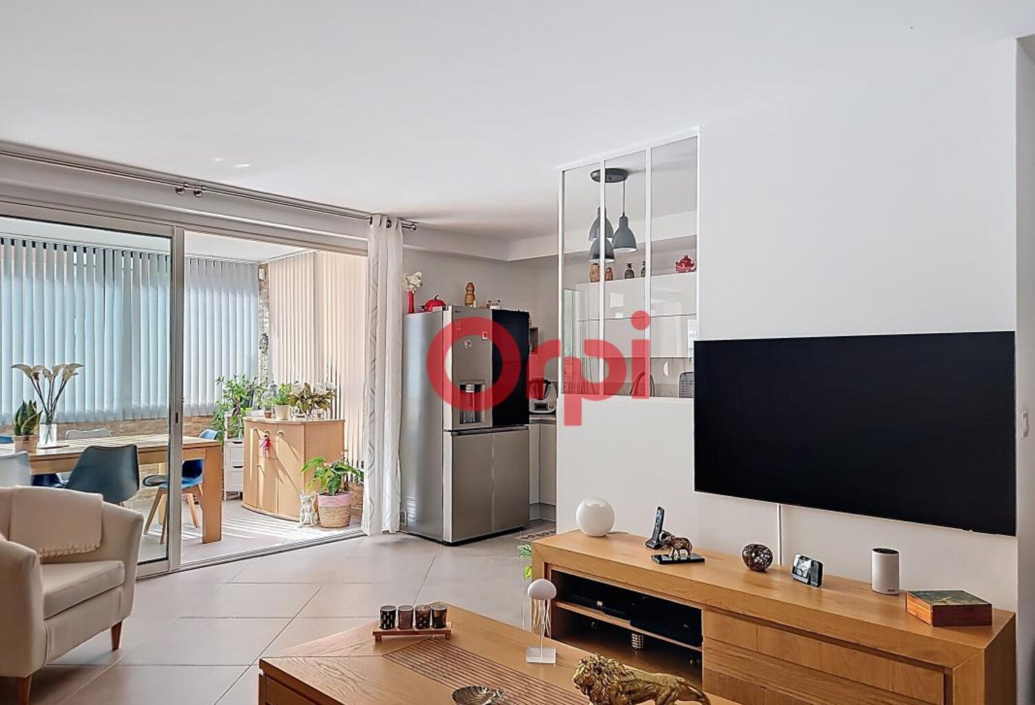 Appartement À Vendre à la SEYNE SUR MER, TAMARIS  t3 de 66m² avec véranda et cave — photo 1