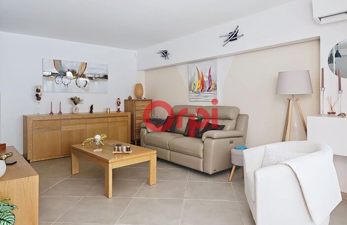 Appartement À Vendre à la SEYNE SUR MER, TAMARIS  t3 de 66m² avec véranda et cave — photo 2