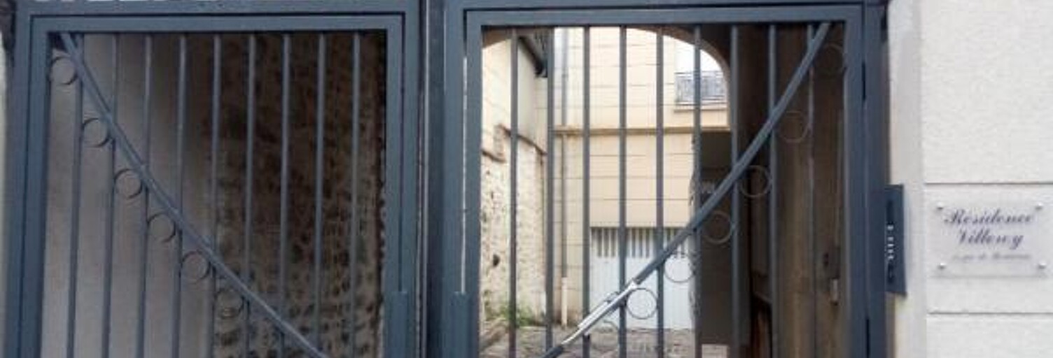 Garage   m² à louer à Magny-en-Vexin (95420)