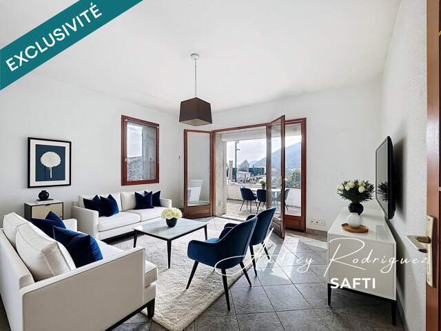 Maison avec terrasse et grand sous-sol — photo du bien