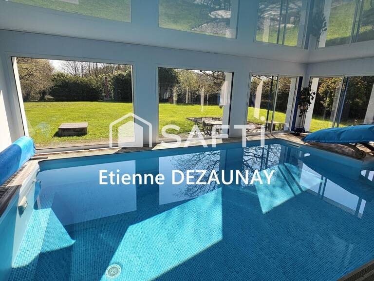 Maison d'architecte avec piscine intérieure — photo 1