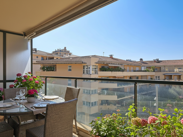 Appartement T3 84 m2 avec terrasse   Allées Provençales   Ce — photo du bien