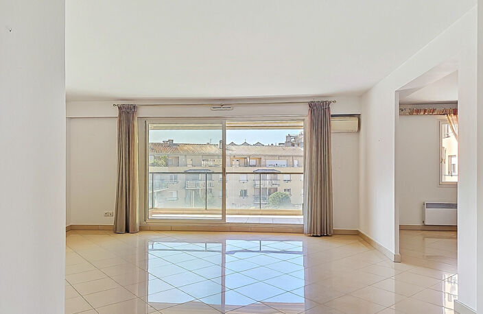 Appartement T3 84 m2 avec terrasse   Allées Provençales   Ce — photo 3