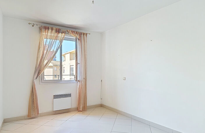 Appartement T3 84 m2 avec terrasse   Allées Provençales   Ce — photo 5