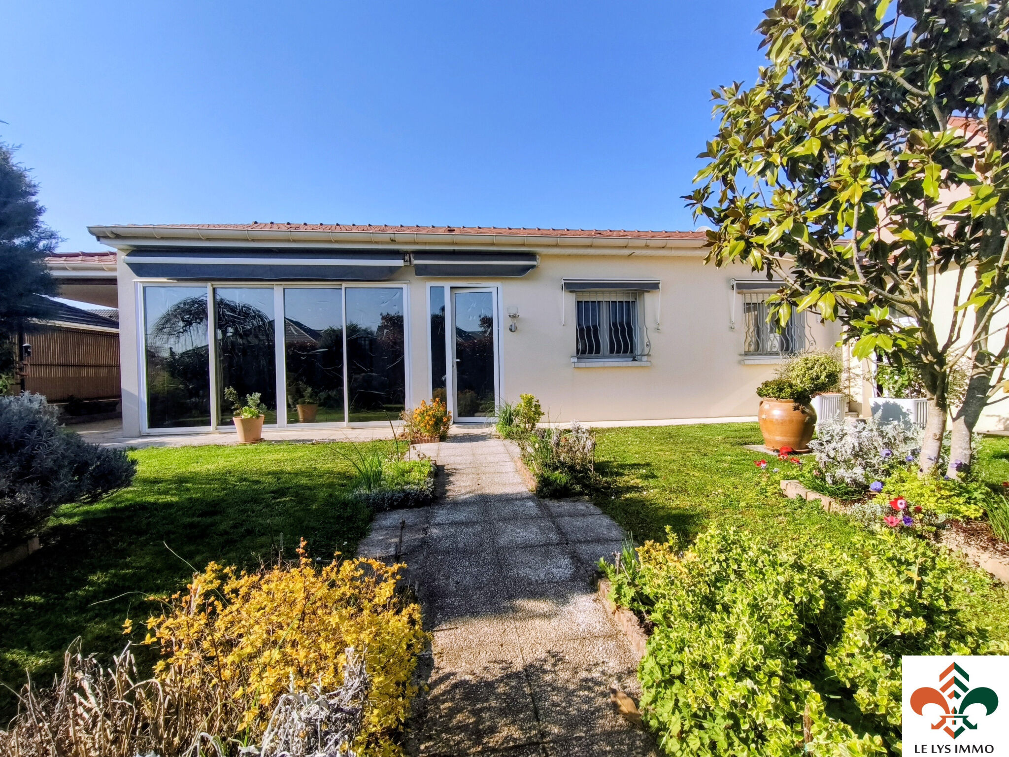 Villa / Maison  T5 à vendre Sarry 51520