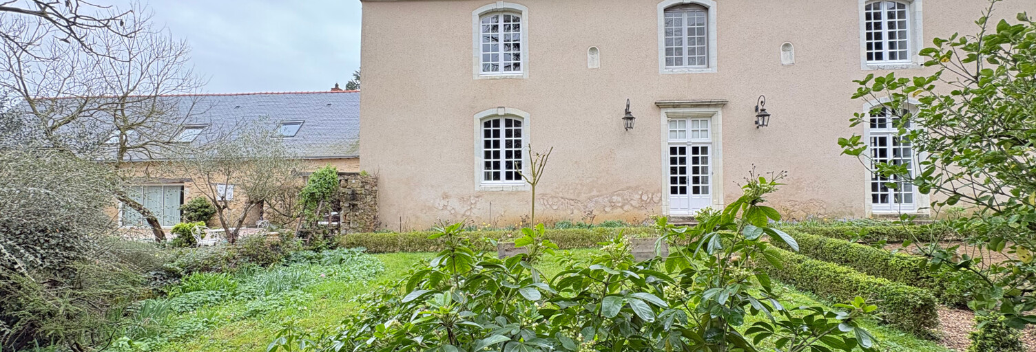 Maison 14 Pièces 369 m² à vendre à Les Hauts-d'Anjou (49330)