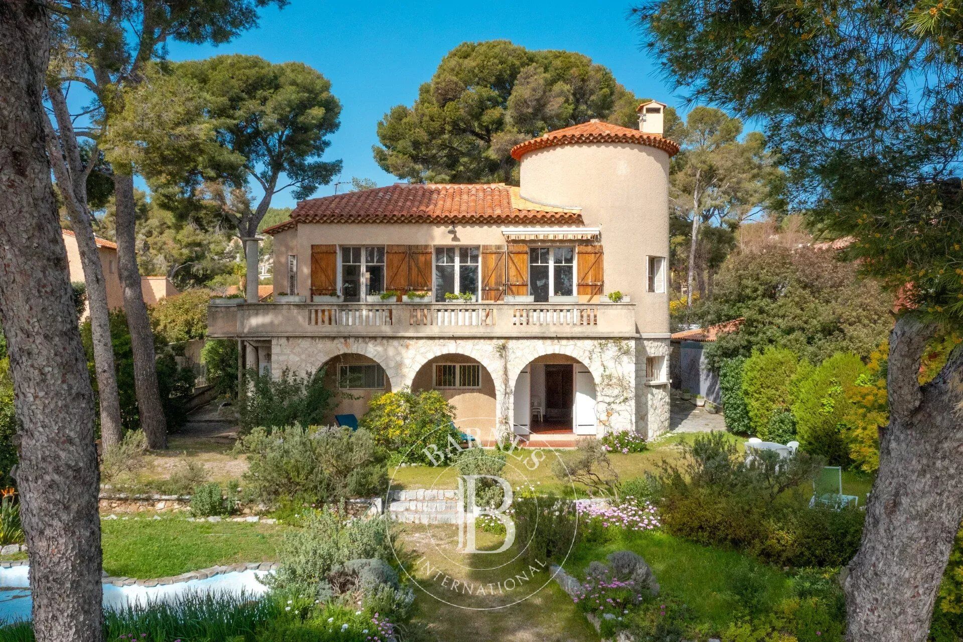 Villa / Maison  T9 à vendre Cassis 13260