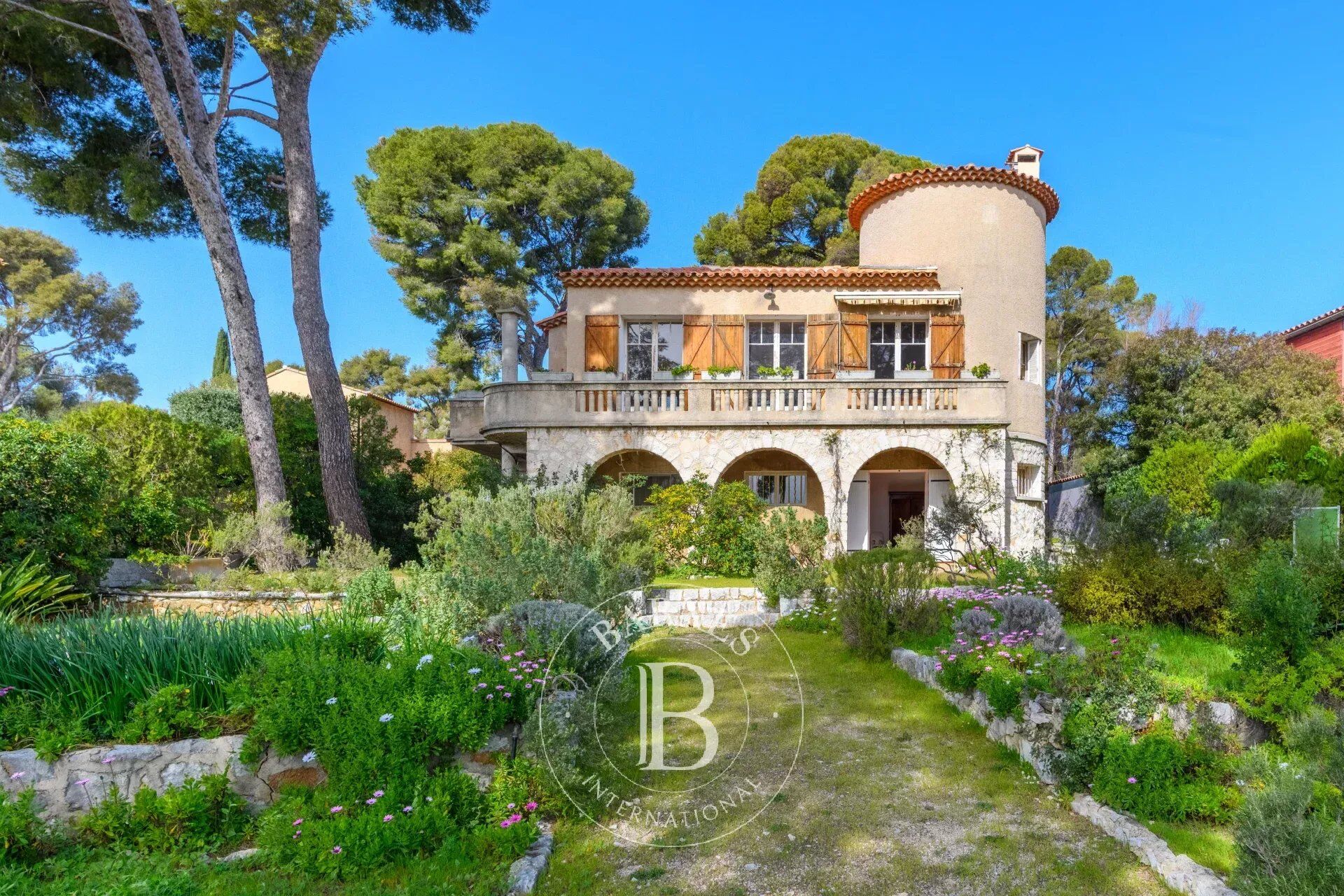 Villa / Maison  T9 à vendre Cassis 13260