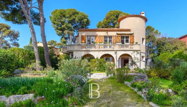 Villa / Maison 9 pièces  à vendre Cassis 13260