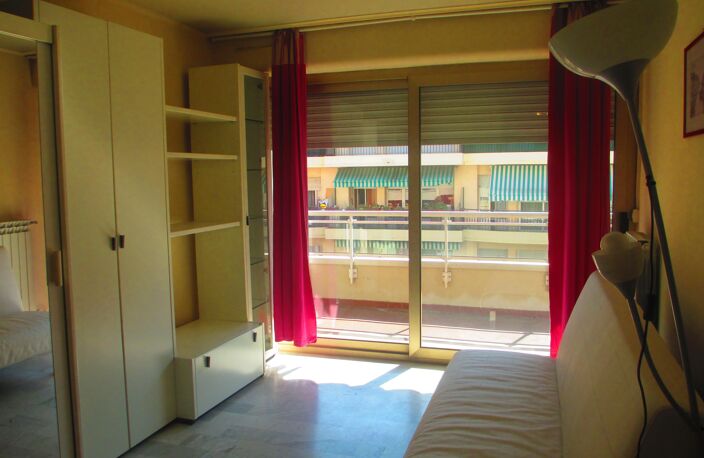  A saisir beau  studio 29 M2 Centre  Roquebrune Cap Martin 165 000 euros — photo 2