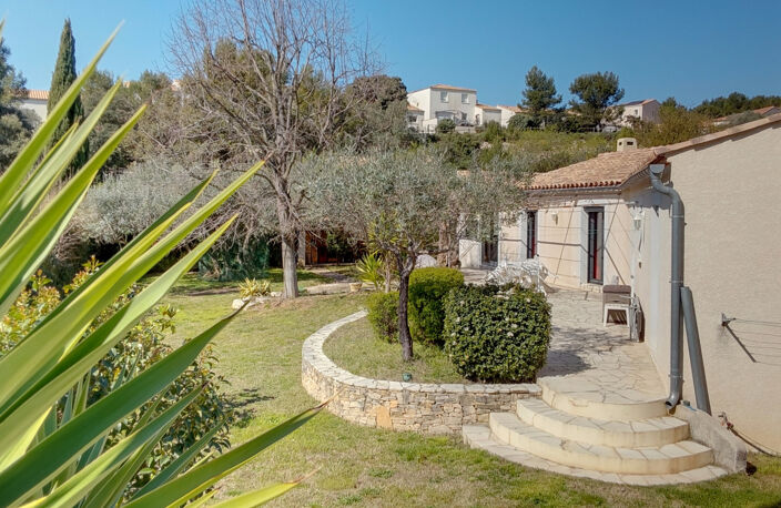 CABRIERES - VILLA PLAIN-PIED, CLIMATISEE, 4 CHAMBRES DONT 1 — photo 3